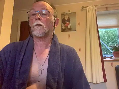 Snapshot of Moonraker64 chatting on 06.22.26 Moonraker64 online show from 06.22.26