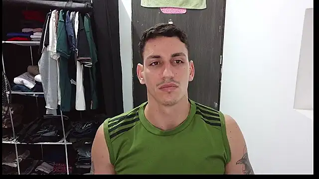 Snapshot of RaulRico chatting on 05.13.26 RaulRico online show from 05.13.26