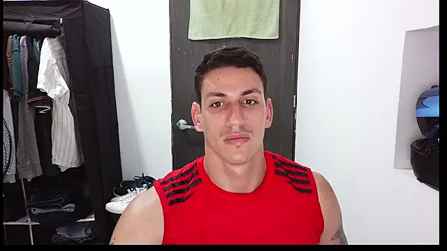 Snapshot of RaulRico chatting on 05.23.26 RaulRico online show from 05.23.26