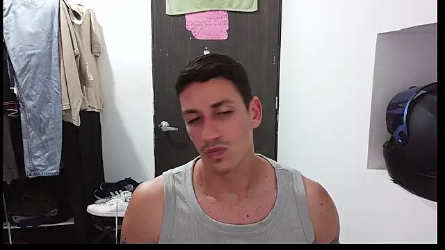 Snapshot of RaulRico chatting on 05.31.26 RaulRico online show from 05.31.26
