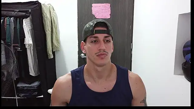 Snapshot of RaulRico chatting on 06.13.26 RaulRico online show from 06.13.26