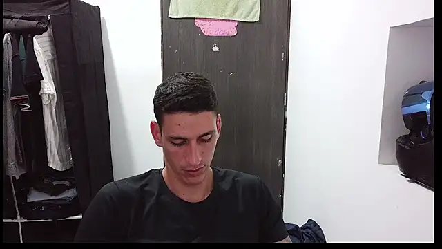 Snapshot of RaulRico chatting on 06.15.26 RaulRico online show from 06.15.26
