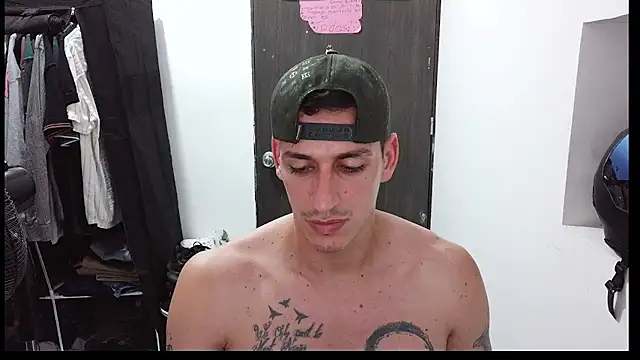 Snapshot of RaulRico chatting on 07.13.26 RaulRico online show from 07.13.26