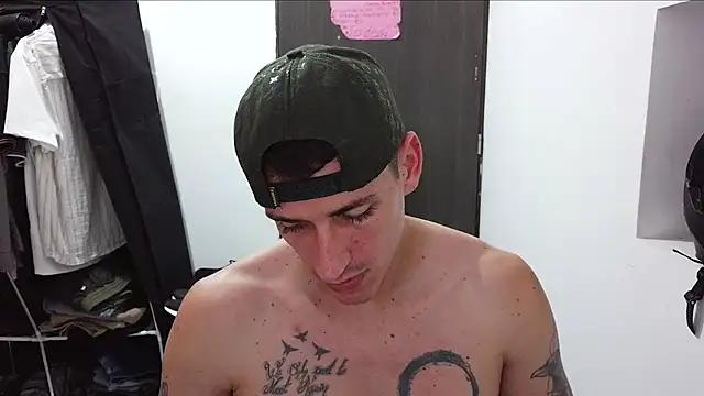Snapshot of RaulRico chatting on 07.26.26 RaulRico online show from 07.26.26