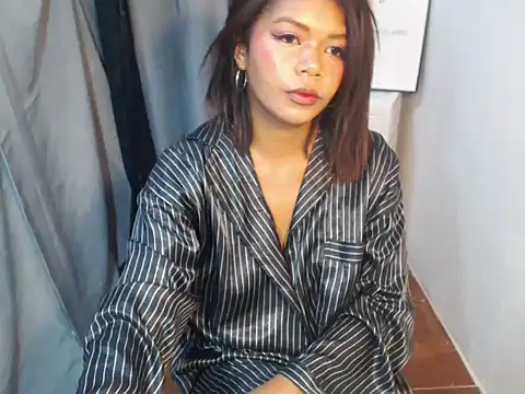 Snapshot of charlene_pretty chatting on 05.30.26 charlene pretty online show from 05.30.26