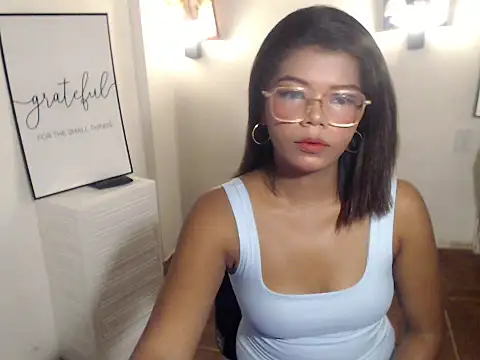 Snapshot of charlene_pretty chatting on 06.10.26 charlene pretty online show from 06.10.26