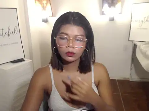 Snapshot of charlene_pretty chatting on 06.11.26 charlene pretty online show from 06.11.26