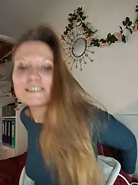 Candy Cougar online show from 05.17.26