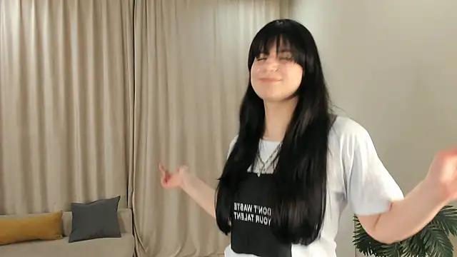 Snapshot of GrayceDeclet chatting on 05.14.26 GrayceDeclet online show from 05.14.26