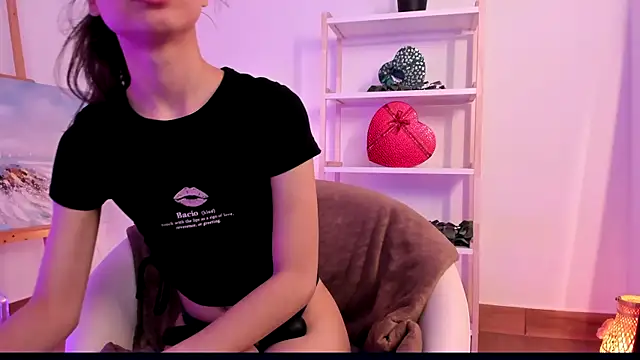 Snapshot of Mimi_Petittte chatting on 07.08.26 Mimi Petittte online show from 07.08.26