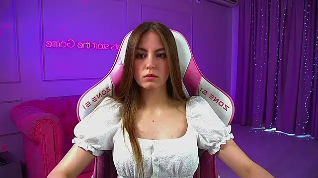 Snapshot of SofiaSarvains chatting on 06.21.26 SofiaSarvains online show from 06.21.26