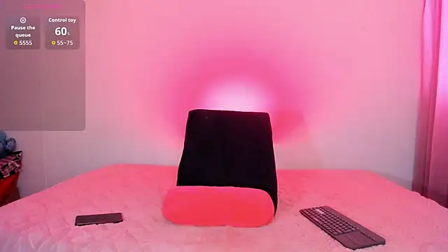 Snapshot of Sophiie_dreams chatting on 07.05.26 Sophiie dreams online show from 07.05.26