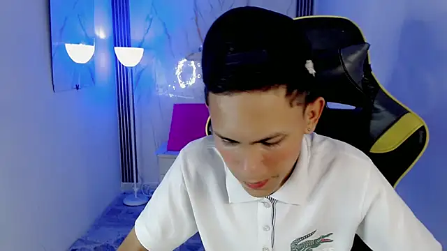 Snapshot of sombra_18 chatting on 07.03.26 sombra 18 online show from 07.03.26