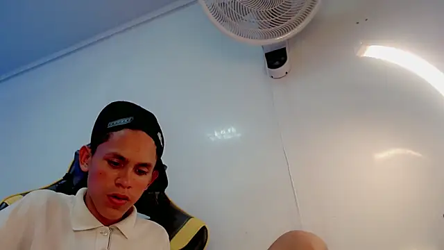 Snapshot of sombra_18 chatting on 07.24.26 sombra 18 online show from 07.24.26