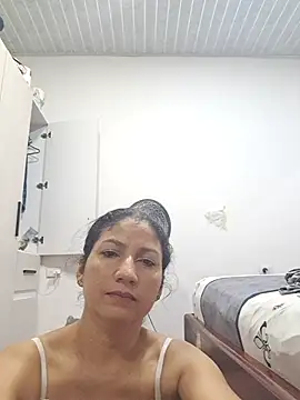 Snapshot of Rosa1079 chatting on 05.16.26 Rosa1079 online show from 05.16.26