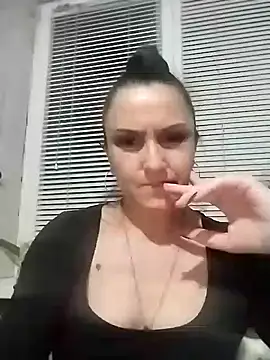 Snapshot of MillaMia45 chatting on 05.18.26 MillaMia45 online show from 05.18.26