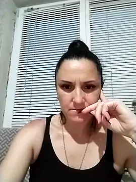 Snapshot of MillaMia45 chatting on 05.23.26 MillaMia45 online show from 05.23.26
