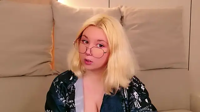 Snapshot of Cassey_Well chatting on 05.20.26 Cassey Well online show from 05.20.26
