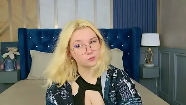 Snapshot of Cassey_Well chatting on 05.21.26 Cassey Well online show from 05.21.26