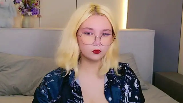 Snapshot of Cassey_Well chatting on 05.25.26 Cassey Well online show from 05.25.26