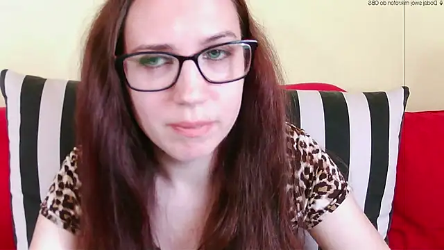 Snapshot of EmilyHotAngel chatting on 06.02.26 EmilyHotAngel online show from 06.02.26