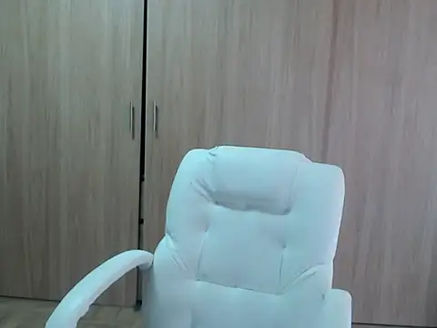 Snapshot of Haileey_ross chatting on 05.15.26 Haileey ross online show from 05.15.26