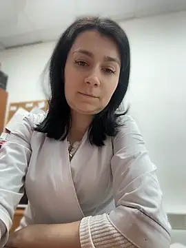 Snapshot of MissElya chatting on 05.28.26 MissElya online show from 05.28.26