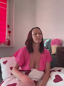 LindaLee90 online show from 07.28.26