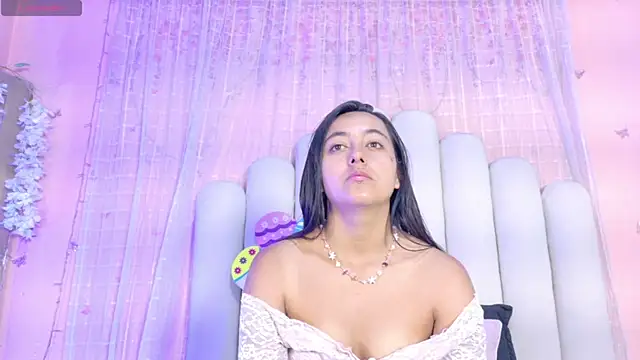 Hollyyqueen  online show from 07.03.26