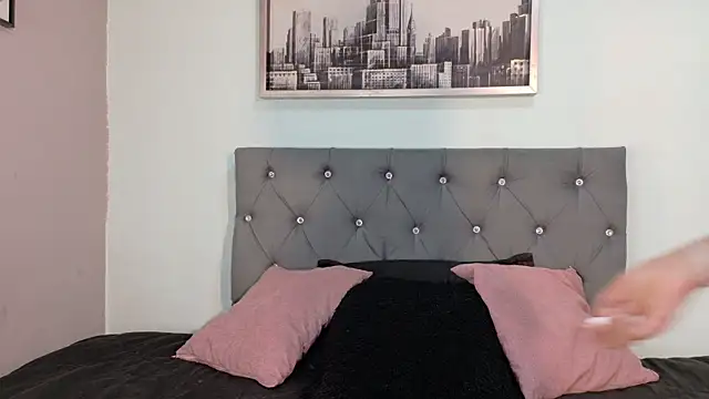 Hollyyqueen  online show from 07.21.26
