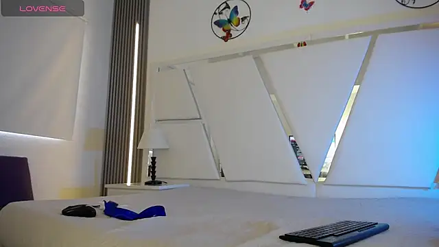 Snapshot of Mia__Kross_ chatting on 05.15.26 Mia Kross online show from 05.15.26