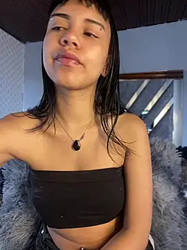 AntonellaCooper Pink online show from 07.03.26