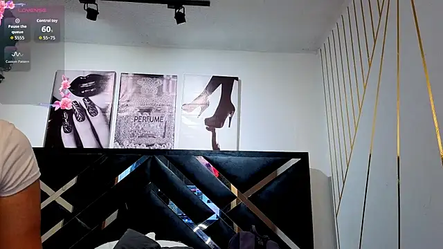 Snapshot of Perla_cambell chatting on 06.26.26 Perla cambell online show from 06.26.26