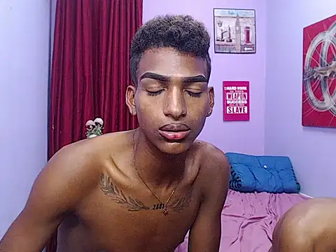 Snapshot of black_twinks chatting on 05.09.26 black twinks online show from 05.09.26