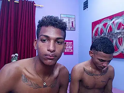 Snapshot of black_twinks chatting on 05.12.26 black twinks online show from 05.12.26