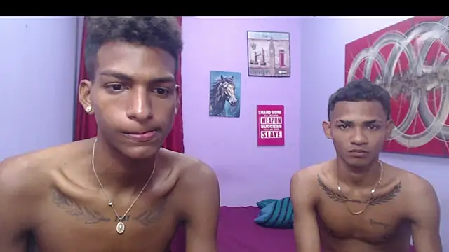 Snapshot of black_twinks chatting on 05.25.26 black twinks online show from 05.25.26