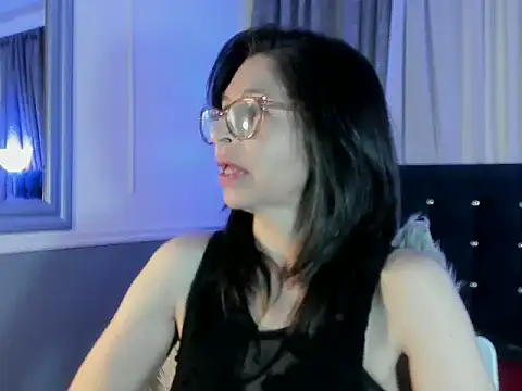Snapshot of lena_gray chatting on 05.11.26 lena gray online show from 05.11.26