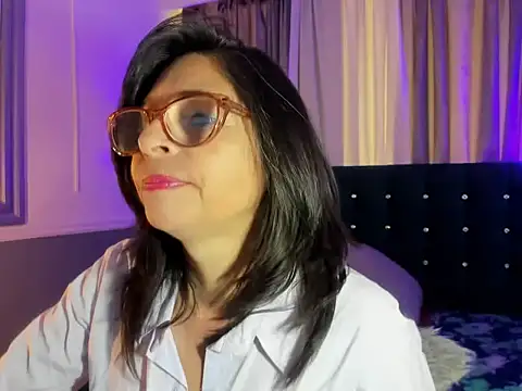 Snapshot of lena_gray chatting on 05.18.26 lena gray online show from 05.18.26