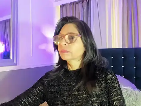 Snapshot of lena_gray chatting on 05.27.26 lena gray online show from 05.27.26