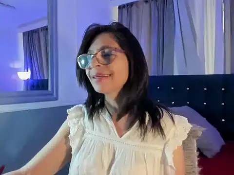 Snapshot of lena_gray chatting on 06.04.26 lena gray online show from 06.04.26