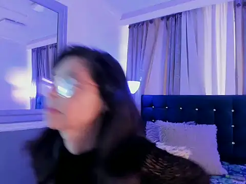 Snapshot of lena_gray chatting on 06.19.26 lena gray online show from 06.19.26