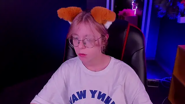FoxxyyPolly online show from 07.29.26