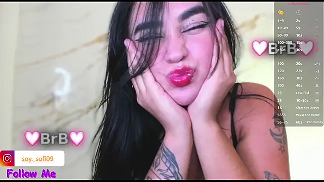 Snapshot of elaiamuller_ chatting on 06.30.26 elaiamuller online show from 06.30.26
