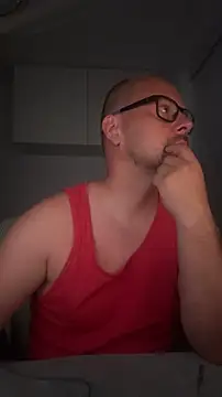 Snapshot of NakedAndrewHot chatting on 07.11.26 NakedAndrewHot online show from 07.11.26