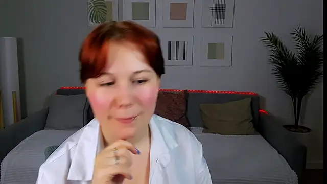 Snapshot of MiaLacrice chatting on 05.30.26 MiaLacrice online show from 05.30.26