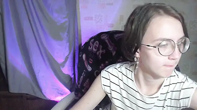Snapshot of Alessa_Kiss chatting on 06.04.26 Alessa Kiss online show from 06.04.26