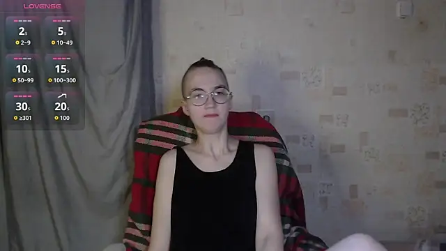 Snapshot of Alessa_Kiss chatting on 06.20.26 Alessa Kiss online show from 06.20.26