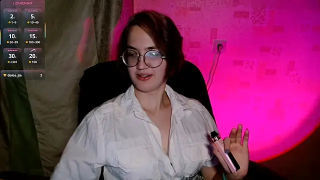 Snapshot of Alessa_Kiss chatting on 07.29.26 Alessa Kiss online show from 07.29.26
