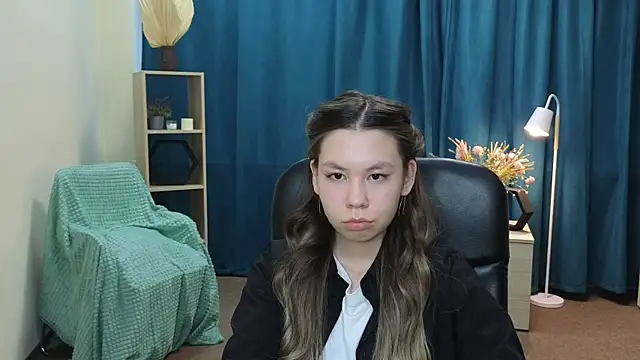 RoxanneCrandal online show from 05.10.26