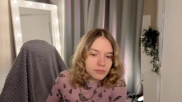 Snapshot of MilanaRayy chatting on 05.21.26 MilanaRayy online show from 05.21.26